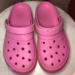 PINK CROCS SIZE 7